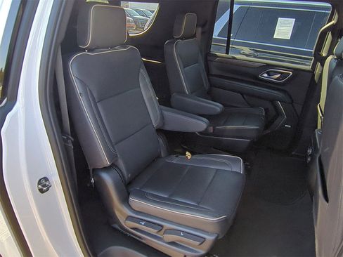 Certified 2023 Chevrolet Suburban Premier image 29