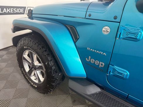 Used 2019 Jeep Wrangler Unlimited Sahara w/ Uconnect 4C Nav & Sound Group AWD/4WD image 11