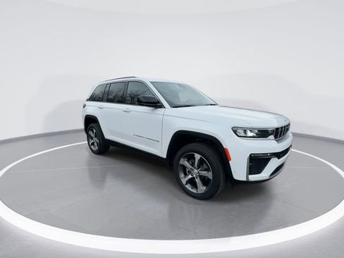 New 2026 Jeep Grand Cherokee Limited w/ Luxury Tech Group II AWD/4WD image 2