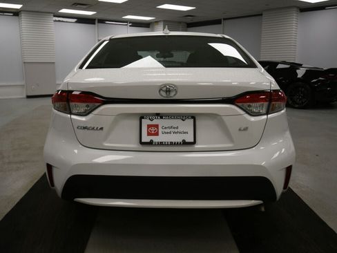 Used 2022 Toyota Corolla LE FWD image 6