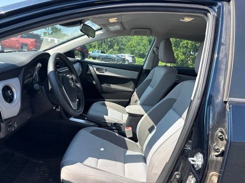 Used 2017 Toyota Corolla LE FWD image 5