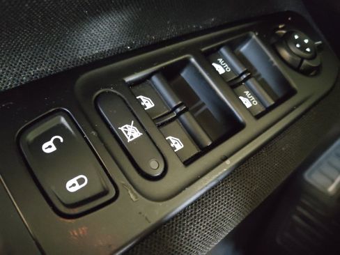 Used 2021 Jeep Renegade Sport w/ Sport Appearance Group FWD image 27