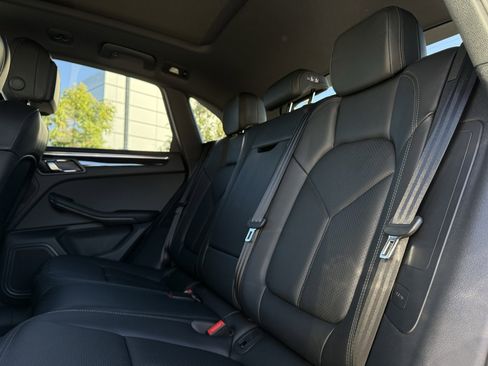 Used 2025 Porsche Macan image 29