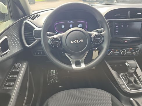 Used 2024 Kia Soul LX w/ Option Group 015 FWD image 13
