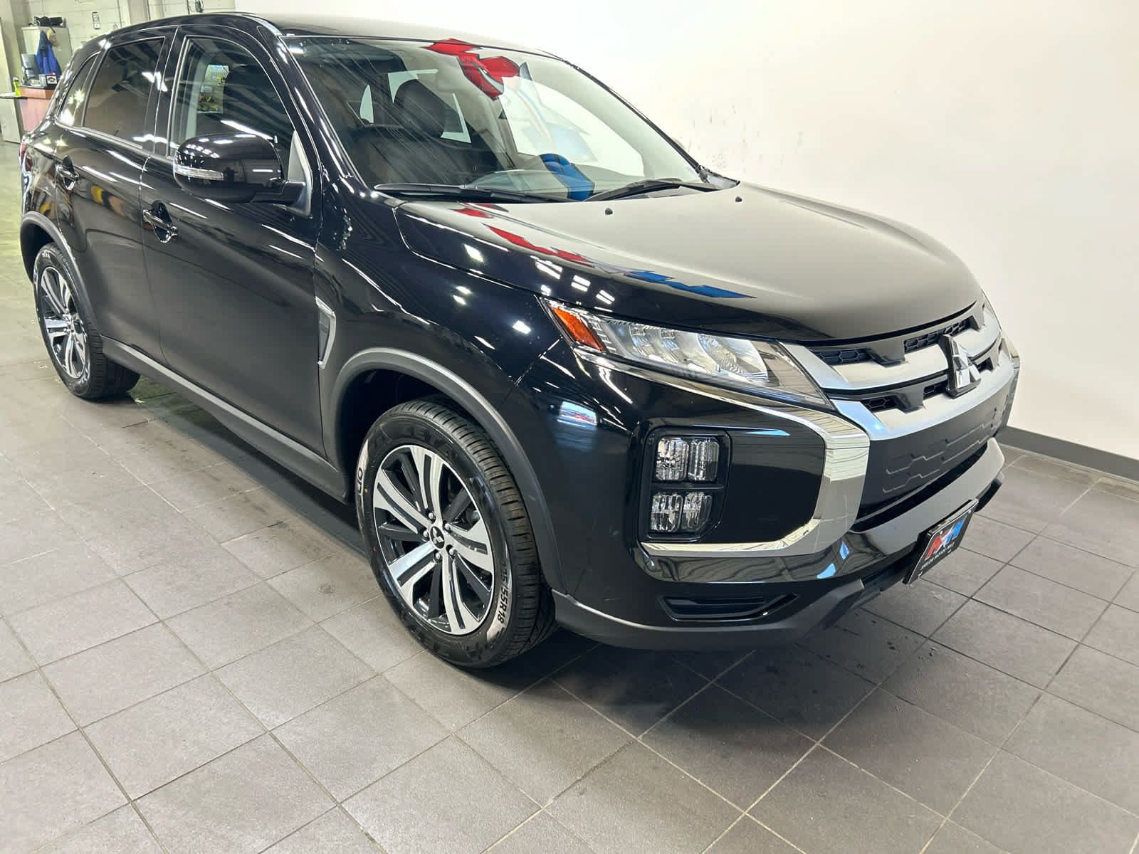 Used 2024 Mitsubishi Outlander Sport SE AWD/4WD image 2