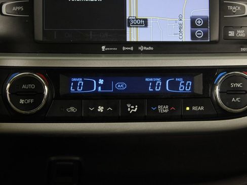 Used 2017 Toyota Highlander XLE FWD image 22