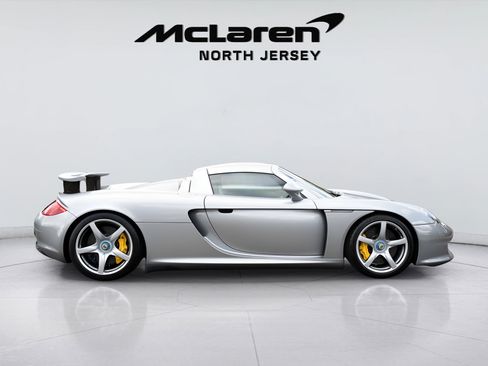 Used 2005 Porsche Carrera GT RWD image 12