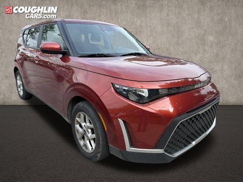 Used 2023 Kia Soul LX w/ LX Technology Package FWD image 1