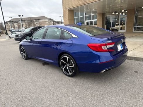 Used 2019 Honda Accord Sport image 2