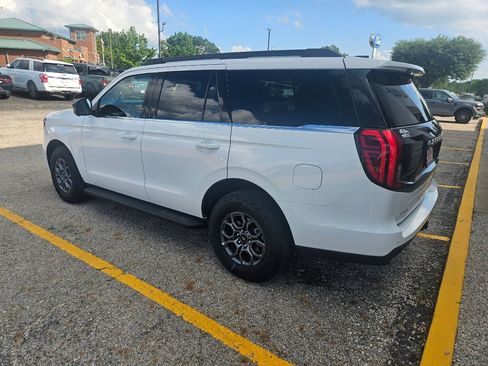 Used 2025 Ford Expedition Active RWD image 8
