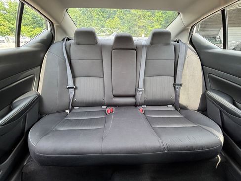 Used 2025 Nissan Altima 2.5 SV FWD image 34