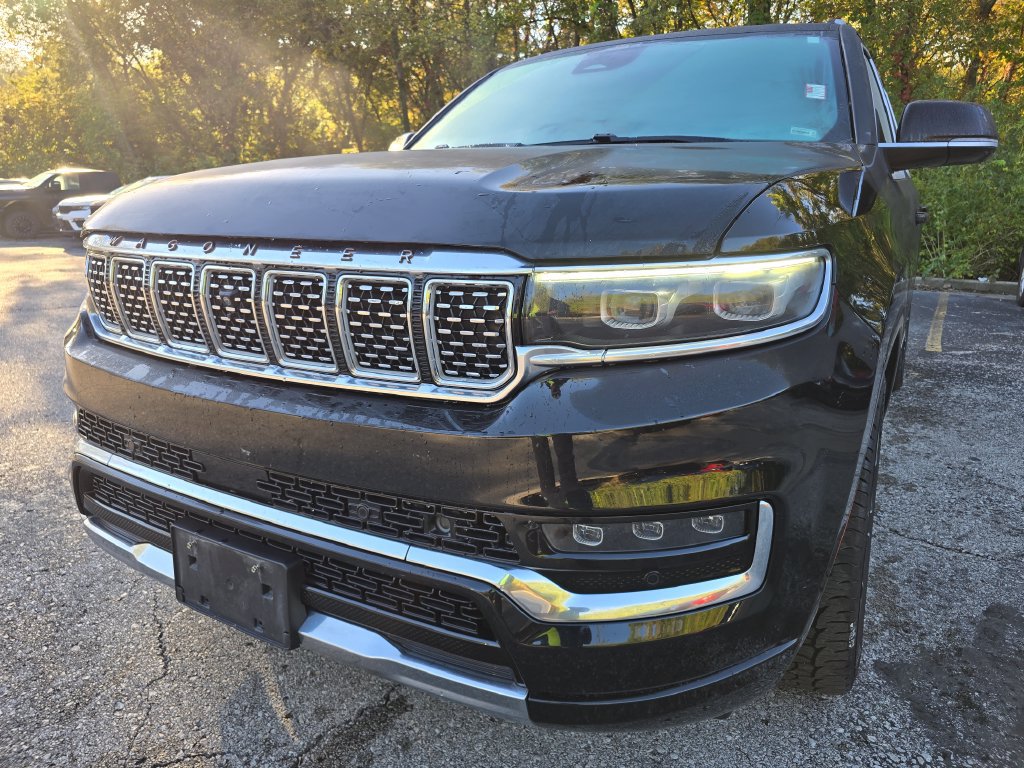 Used 2022 Jeep Grand Wagoneer Series III AWD/4WD image 12