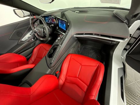 Used 2024 Chevrolet Corvette Z06 image 17