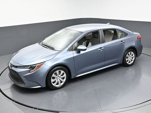 Used 2020 Toyota Corolla LE image 49