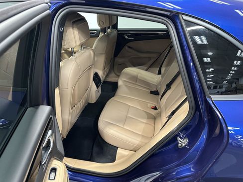 Certified 2026 Porsche Macan AWD/4WD image 34