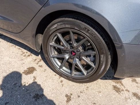 Used 2022 Tesla Model 3 Long Range AWD/4WD image 11