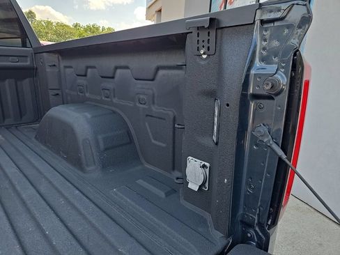 Used 2021 GMC Sierra 1500 AT4 w/ AT4 Value Package AWD/4WD image 31