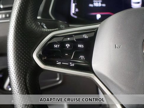 Used 2023 Volkswagen Tiguan SEL R-Line AWD/4WD image 4