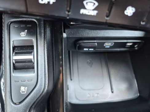 Used 2024 Kia Telluride EX image 29