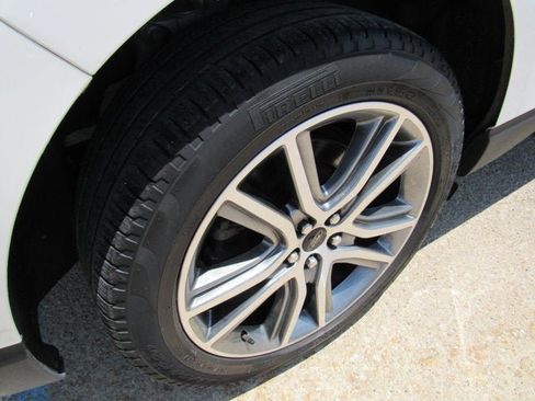 Used 2024 Ford Edge Titanium w/ Equipment Group 301A AWD/4WD image 40