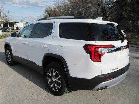 Used 2023 GMC Acadia SLE w/ Driver Convenience Package image 4