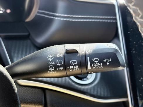 Used 2023 Jeep Grand Cherokee Altitude AWD/4WD image 16