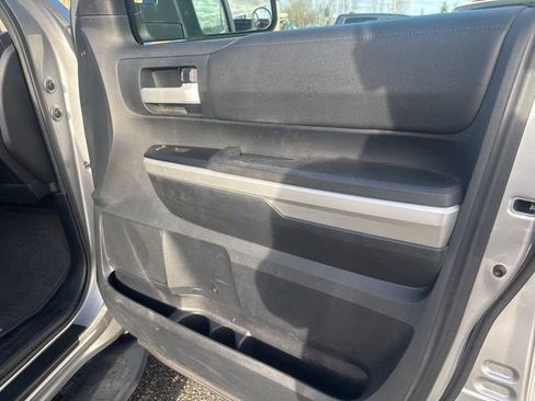 Used 2015 Toyota Tundra SR5 image 9