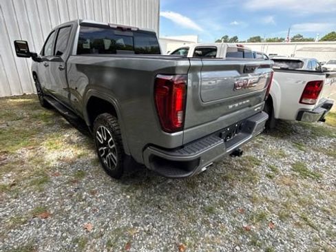 Used 2024 GMC Sierra 1500 AT4 w/ Technology Package AWD/4WD image 5