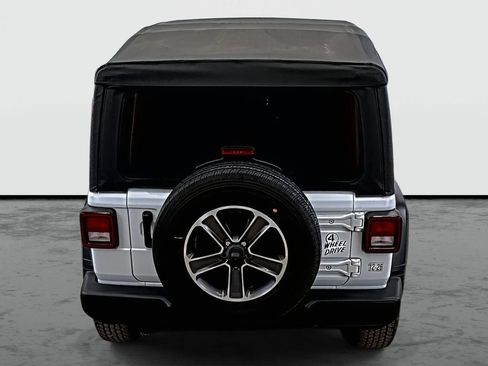 Used 2022 Jeep Wrangler Unlimited Sport AWD/4WD image 3