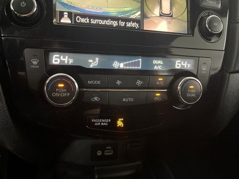 Used 2019 Nissan Rogue SV w/ Premium Package AWD/4WD image 68