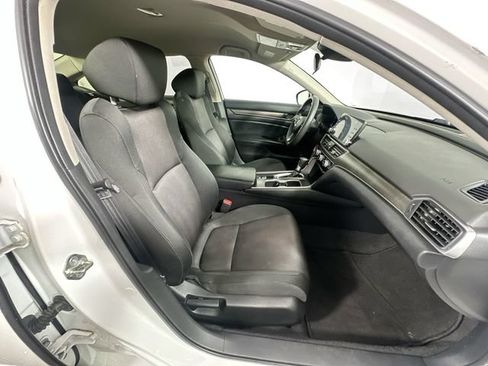 Used 2018 Honda Accord LX image 27