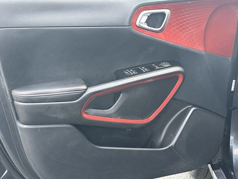 Used 2025 Kia Soul GT-Line image 3