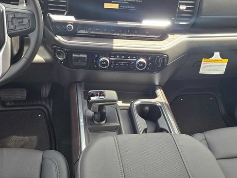 New 2026 GMC Sierra 1500 SLT AWD/4WD image 15