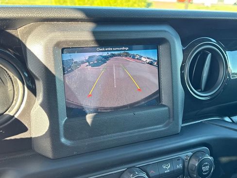 Used 2021 Jeep Wrangler Unlimited Sport image 22