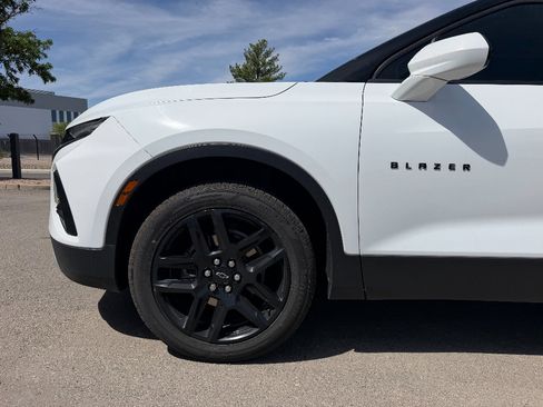 Used 2021 Chevrolet Blazer LT w/ LPO, Black Accent Package FWD image 12