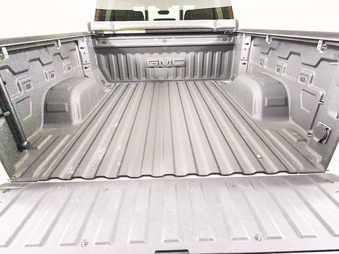 Used 2025 GMC Sierra 1500 AT4 w/ AT4 Premium Package AWD/4WD image 24