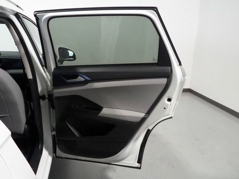 Used 2024 Volkswagen Taos SE w/ Panoramic Sunroof Package FWD image 52