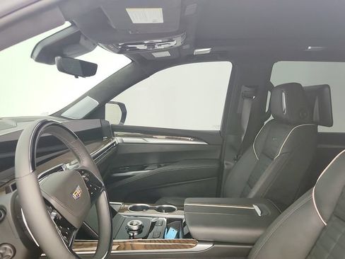 Used 2026 Cadillac Escalade Platinum Sport AWD/4WD image 10