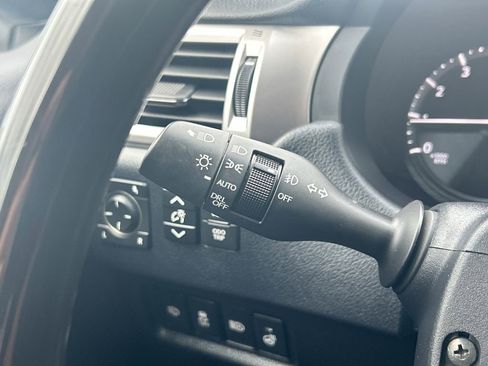 Used 2023 Lexus GX 460 Luxury w/ Accessory Package AWD/4WD image 27