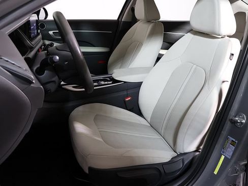 Used 2022 Hyundai Sonata SE FWD image 4