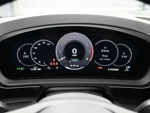 Certified 2025 Porsche Cayenne E-Hybrid Coupe AWD/4WD image 19