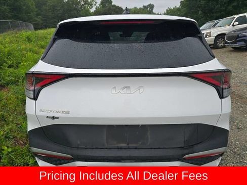 Used 2023 Kia Sportage EX FWD image 3