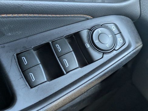 Used 2020 Chevrolet Traverse RS FWD image 15