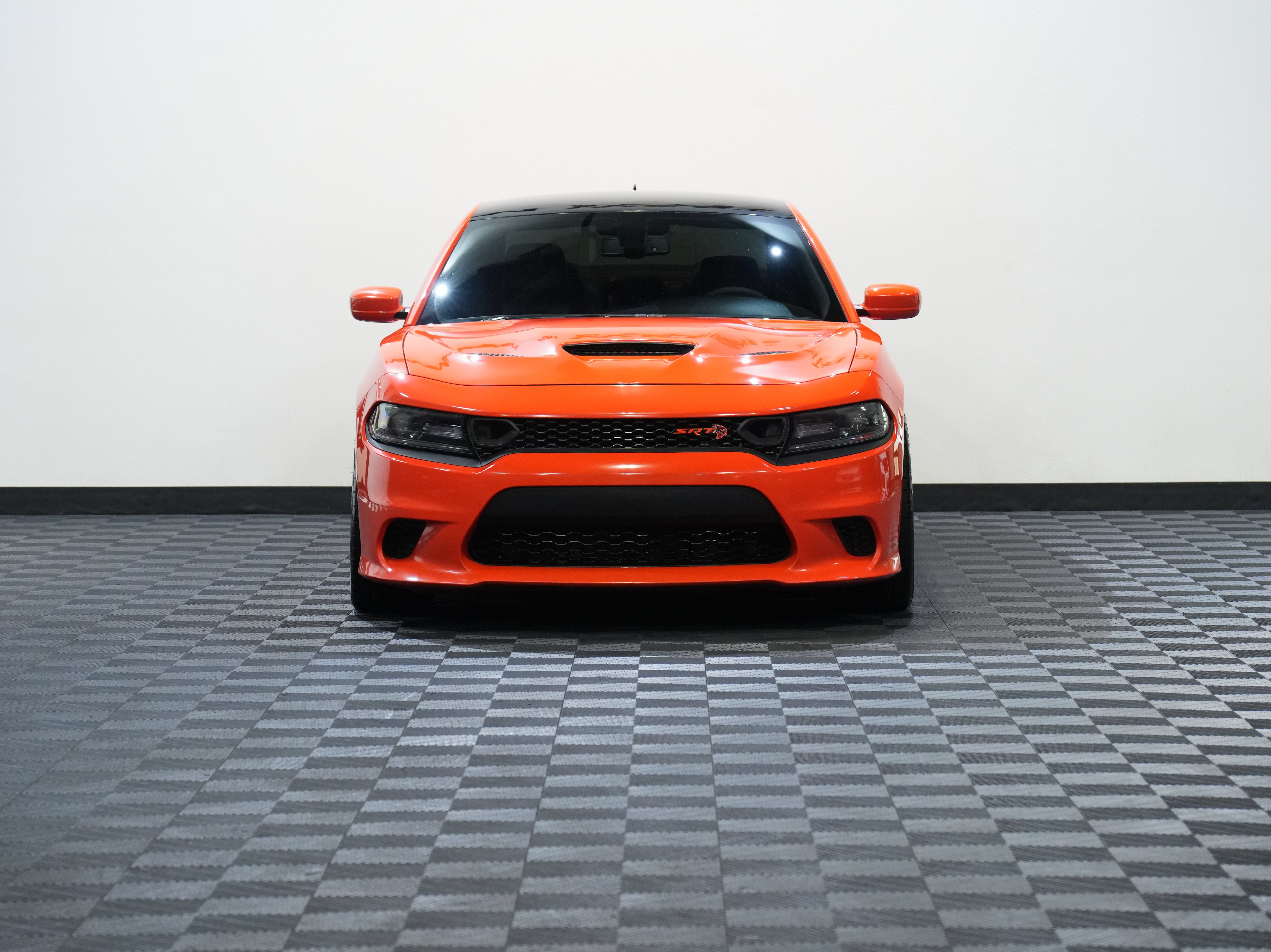 Used 2019 Dodge Charger SRT Hellcat w/ Navigation & Travel Group RWD image 4