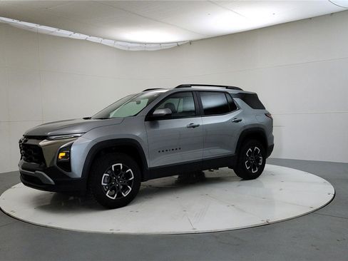 Used 2026 Chevrolet Equinox ACTIV FWD image 3