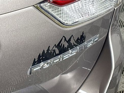 Used 2022 Subaru Forester Limited w/ Popular Package #2 image 25