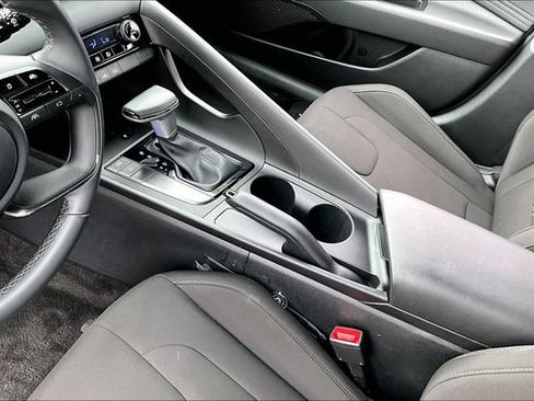Used 2026 Hyundai Elantra Sport FWD image 18