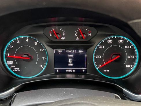 Used 2021 Chevrolet Equinox LS image 24