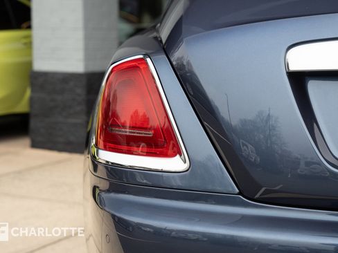 Used 2019 Rolls-Royce Wraith image 14