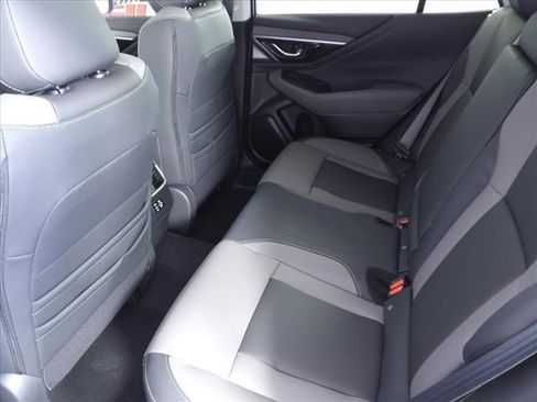 Used 2025 Subaru Outback Onyx Edition image 6